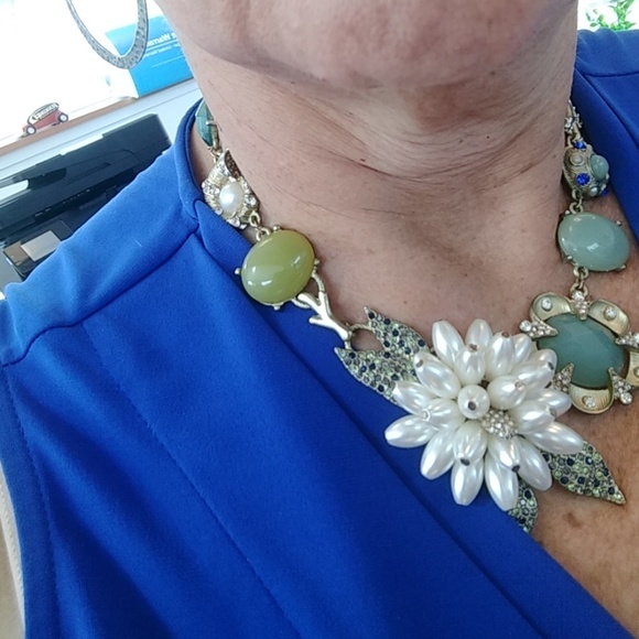 Necklace a true stunner! Betsy Johnson - Picture 4 of 4